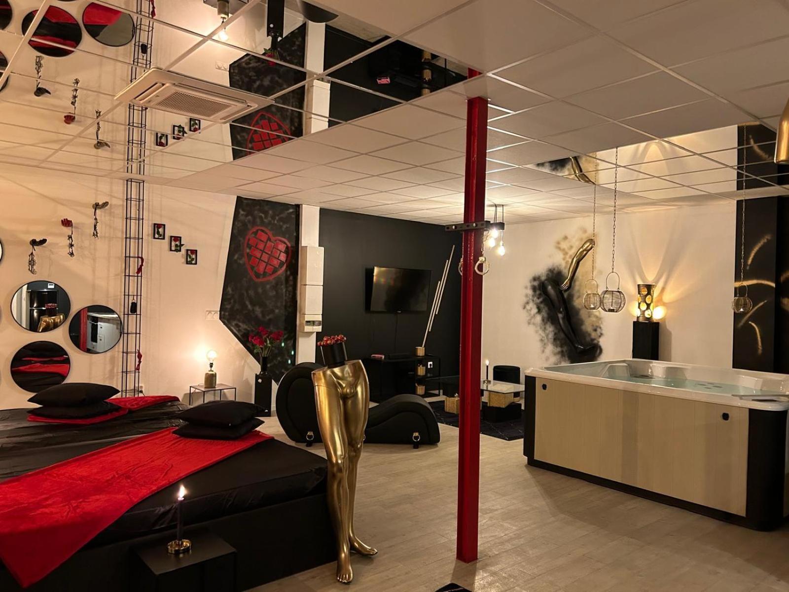 L'Escapade Sensuelle - La Love Room D'Эперне Экстерьер фото